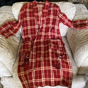 Vintage Beacon Robe